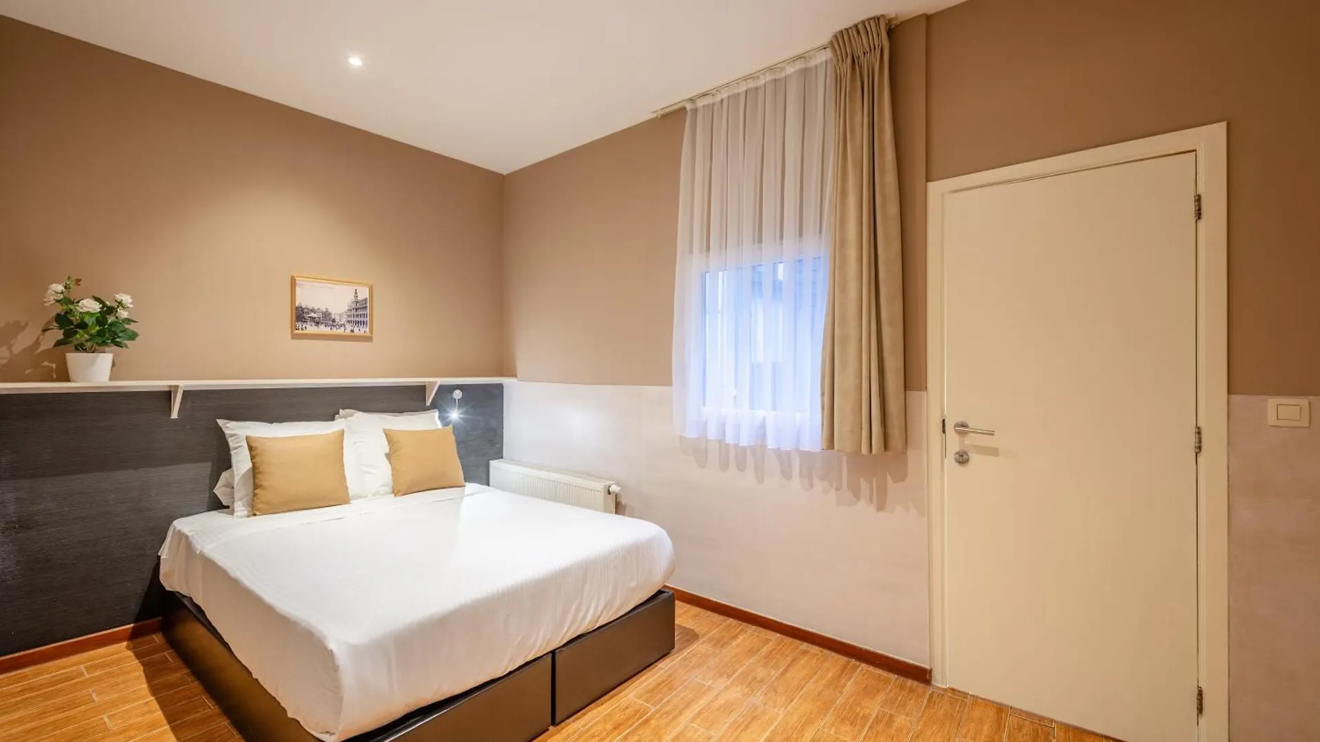 **  Hotel Barry Brusel Belgie