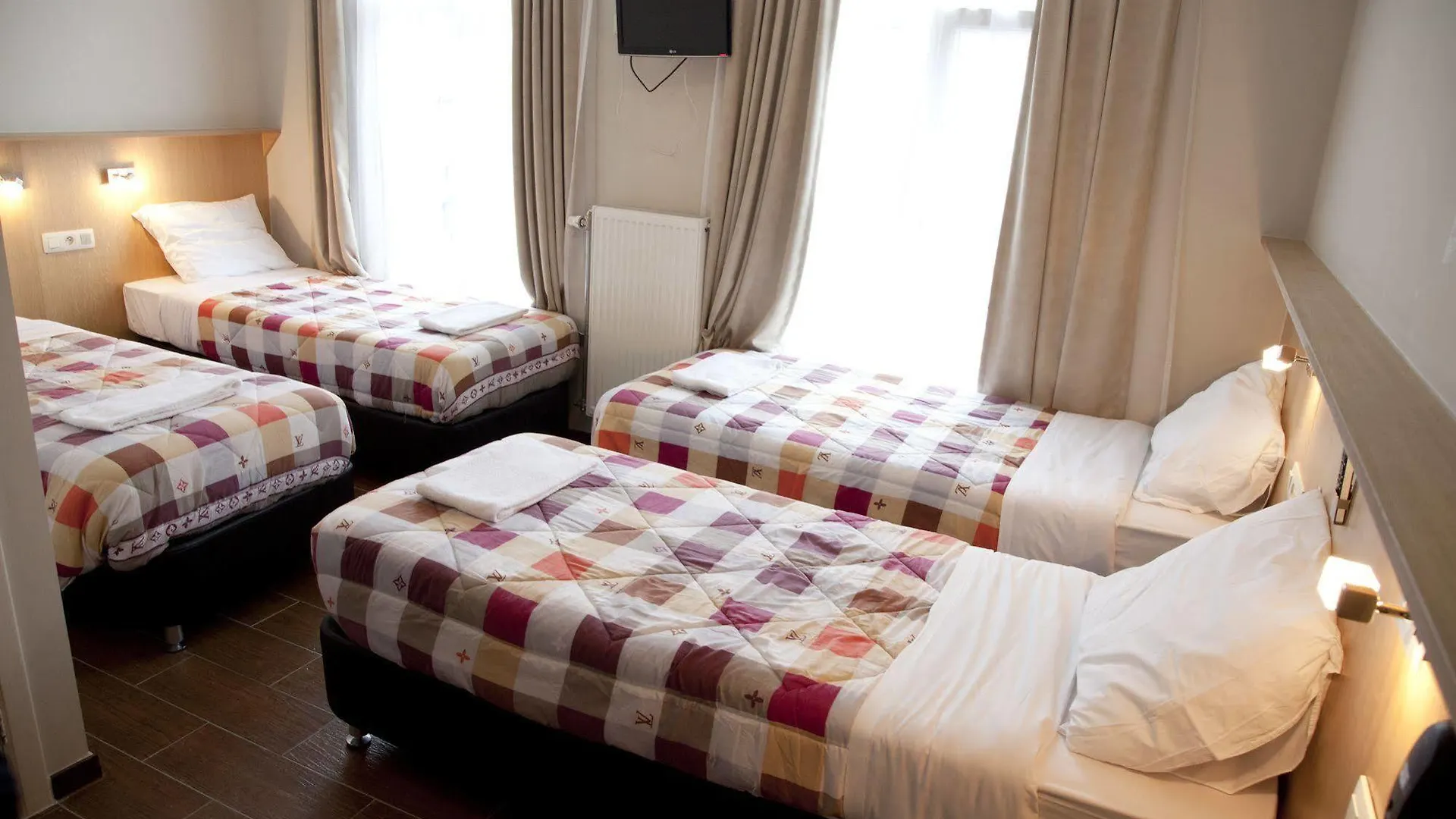 **  Hotel Barry Brusel Belgie