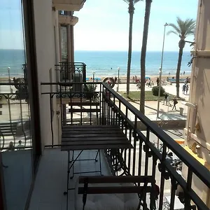 Estrella Primero De Mayo , Sitges España