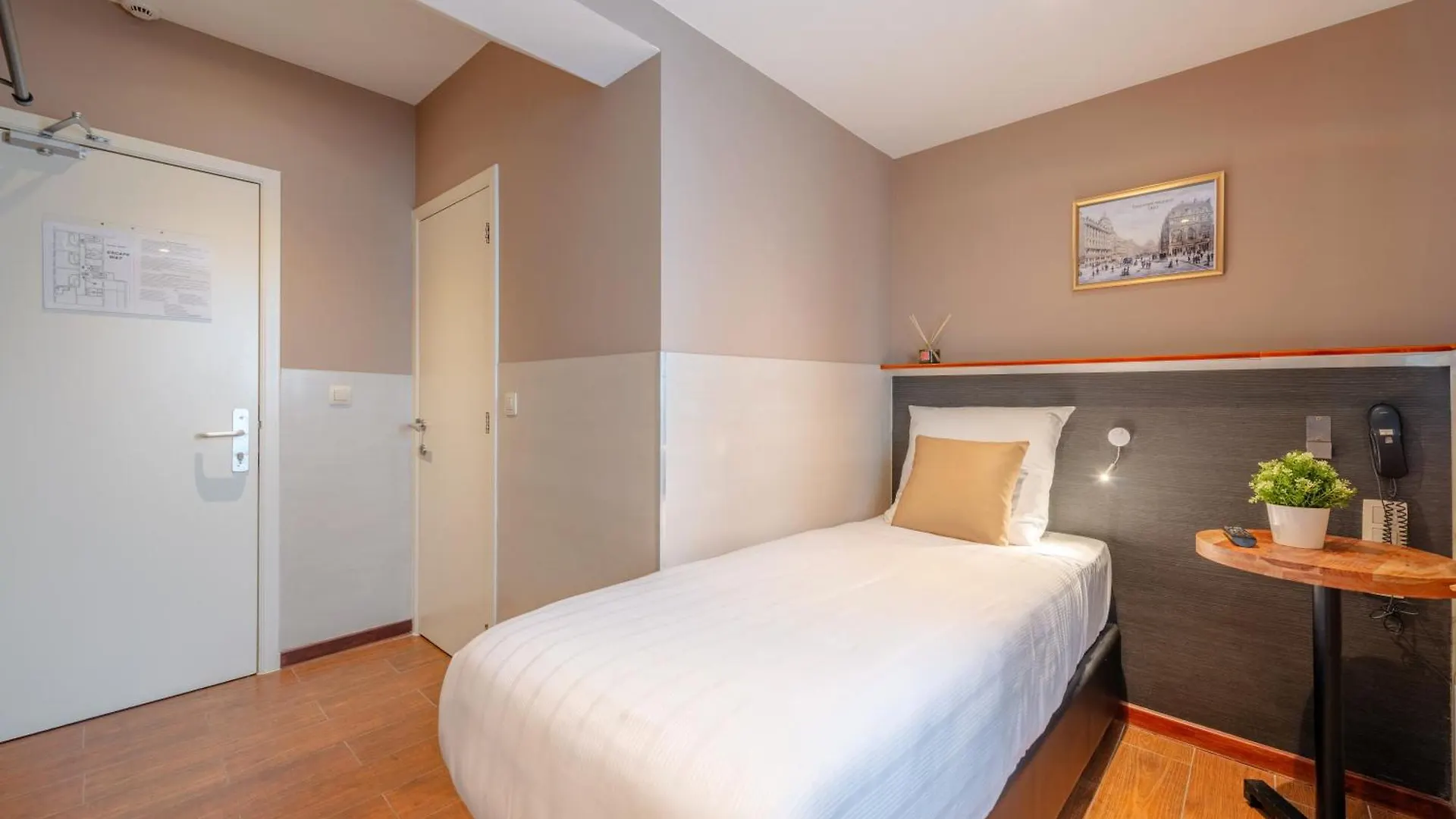**  Hotel Barry Brüssel Belgien